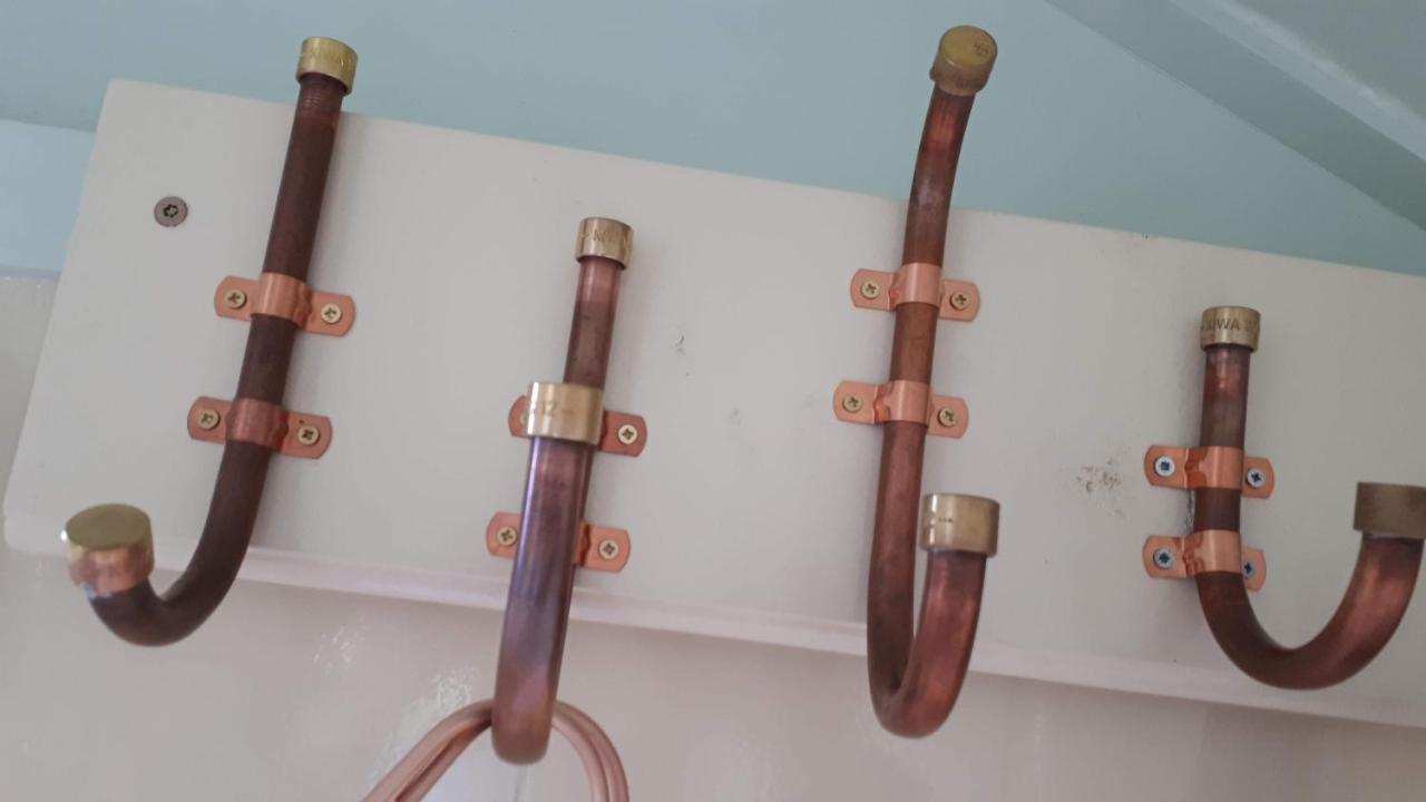Pipowagen Overnachting Het Houten Huis ซัลต์โบมเมล ภายนอก รูปภาพ
